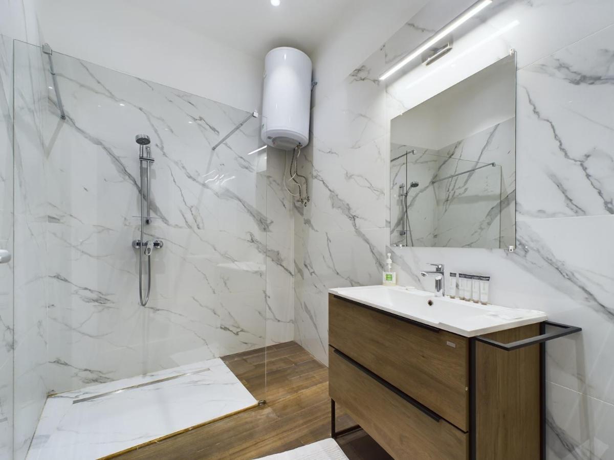 Gray Stylish Central Apartment Budapest Extérieur photo