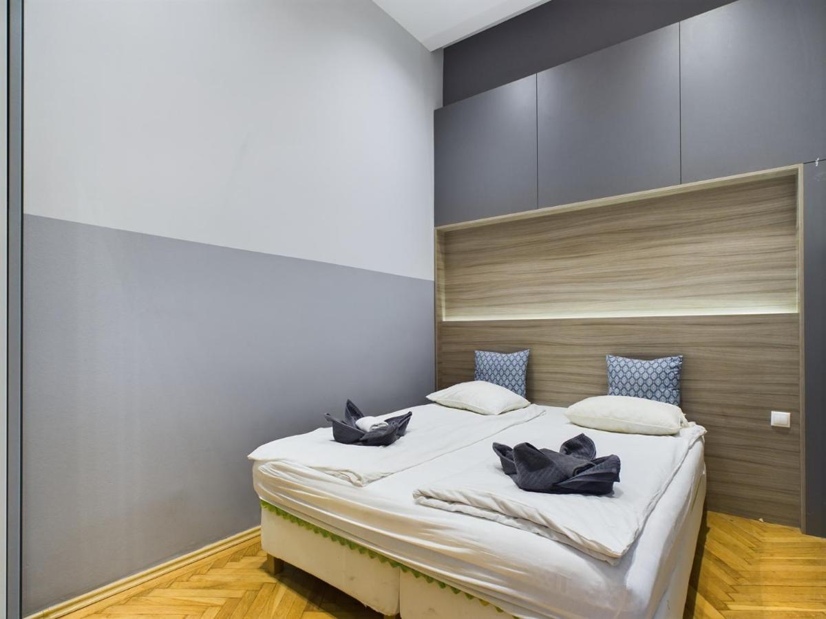 Gray Stylish Central Apartment Budapest Extérieur photo