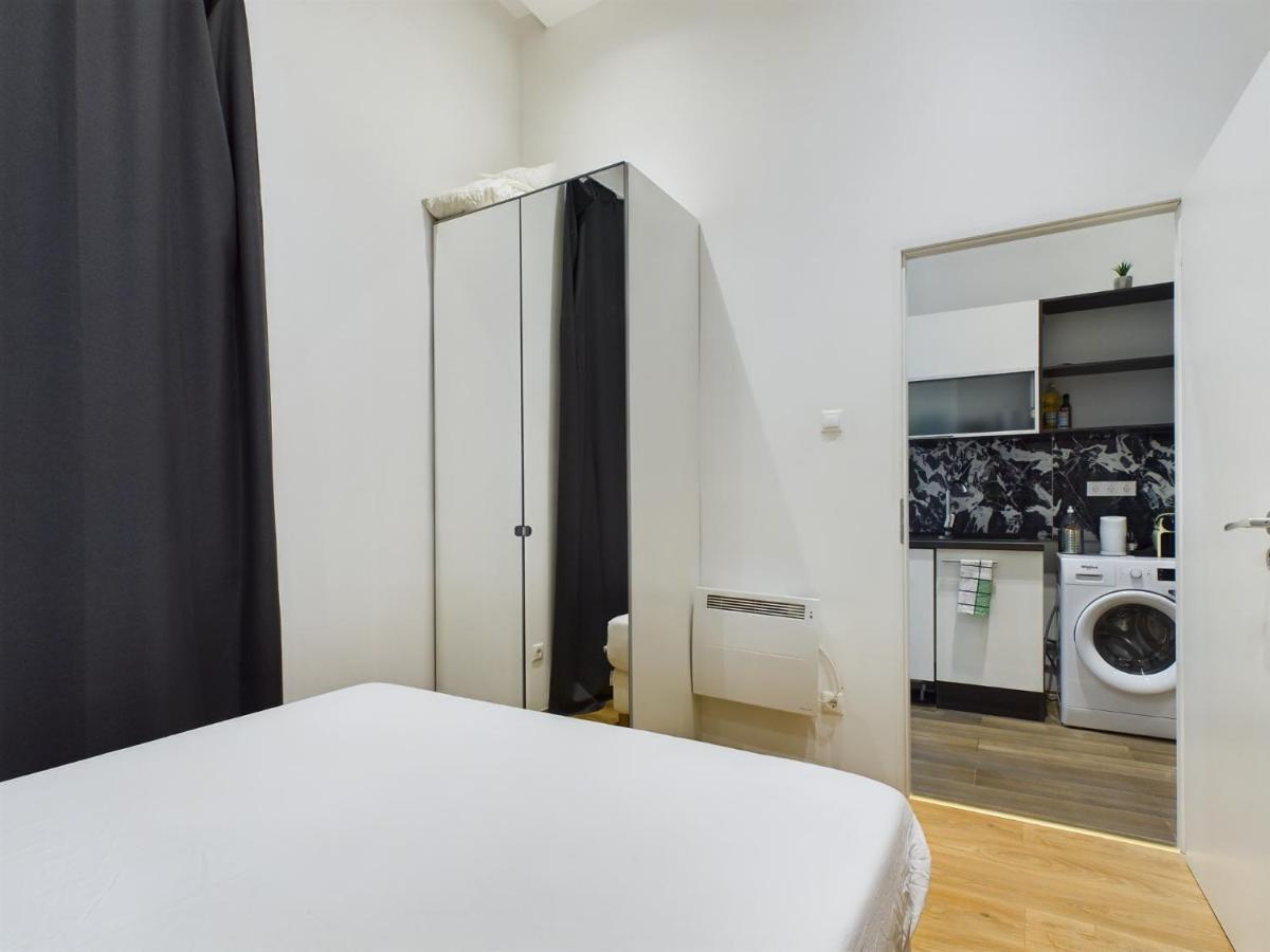 Gray Stylish Central Apartment Budapest Extérieur photo