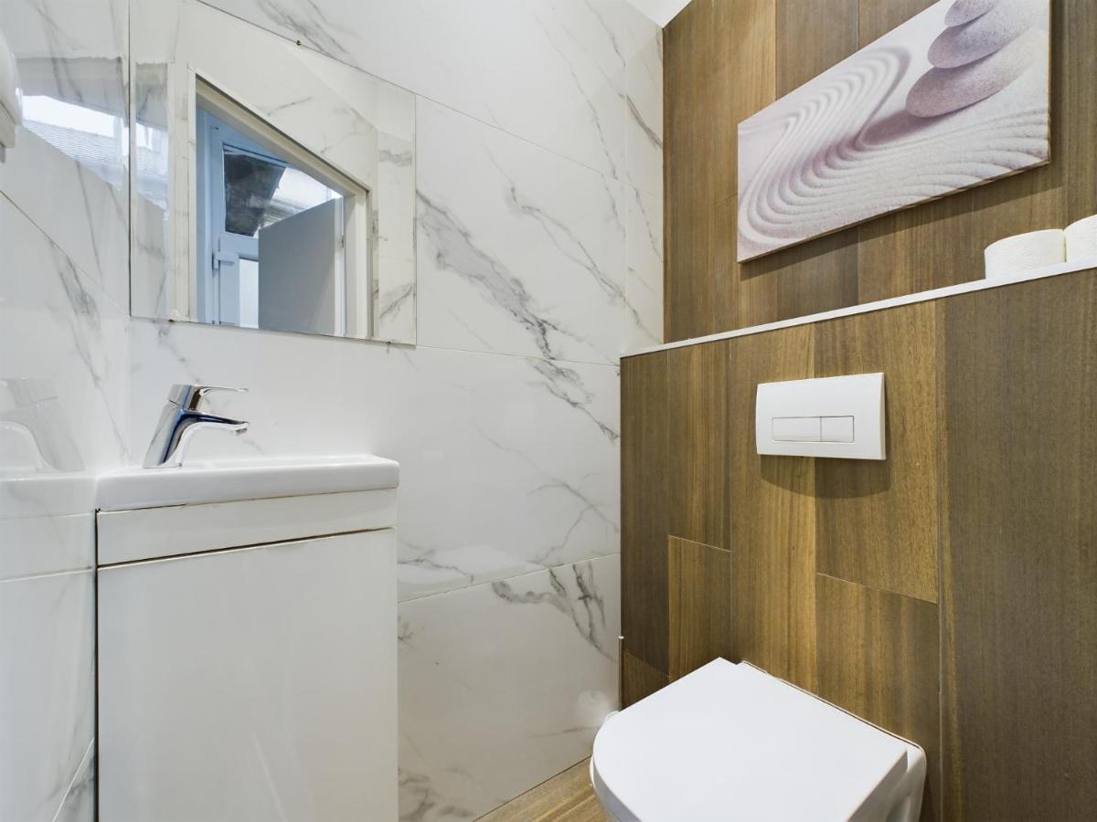 Gray Stylish Central Apartment Budapest Extérieur photo